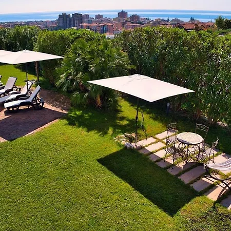 Sabrina With Sea View, Pool, Parking-verelite Willa Arma di Taggia