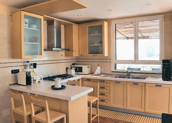 Villa Sabrina With Sea View, Pool, Parking *