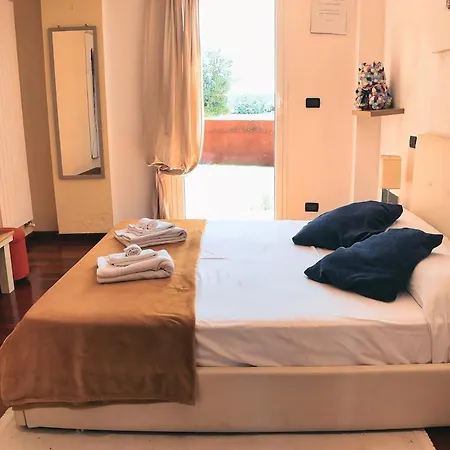 Villa Sabrina With Sea View And Pool