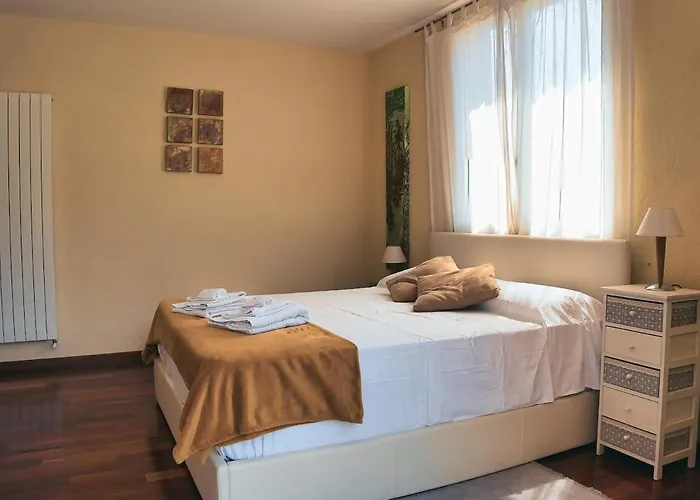 Villa Sabrina With Sea View, Pool, Parking